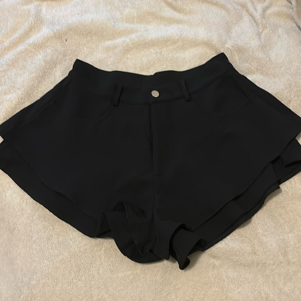 Fashion nova black shorts